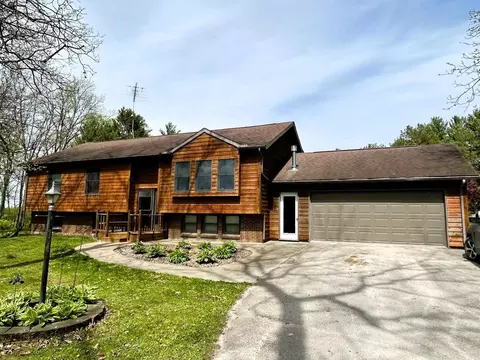 394 Heritage Dr, Waukon, IA 52172