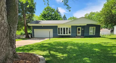 3119 Hillcrest Dr, Cedar Falls, IA 50613