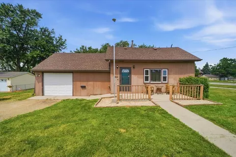 1902 12th St, Eldora, IA 50627