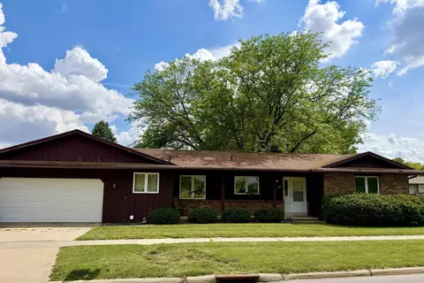 409 806 Rachael Nancy, Waterloo, IA 50701