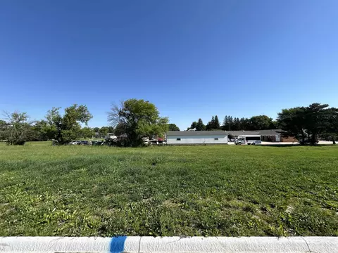 104 Maverick Ln, Riceville, IA 50466