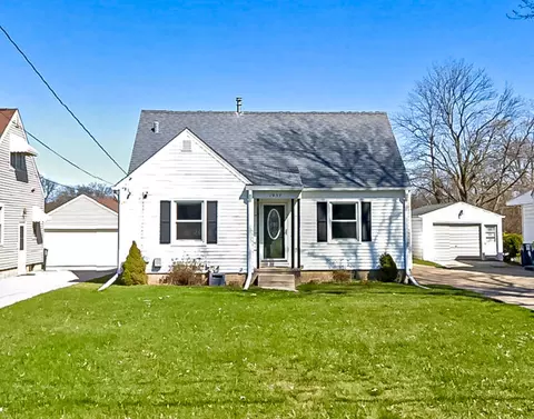 1937 W 7th St, Waterloo, IA 50702