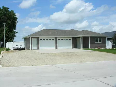 1415 Chase St, Osage, IA 50461