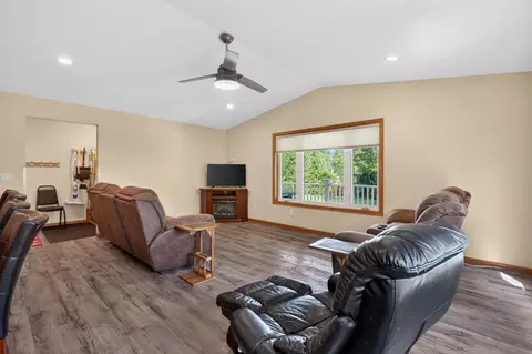 Living - 321 Devlin Cir, Cedar Falls, IA 50613 photo 2 of 4