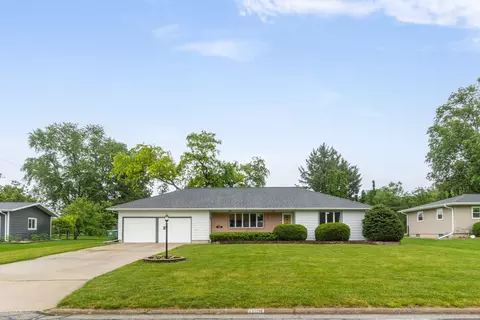 1162 Ridgemont Rd, Waterloo, IA 50701