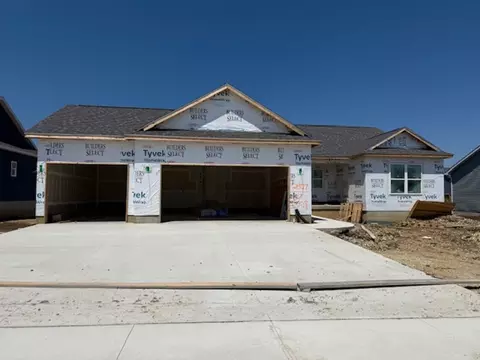 2807 Autumn Woods Dr, Cedar Falls, IA 50613