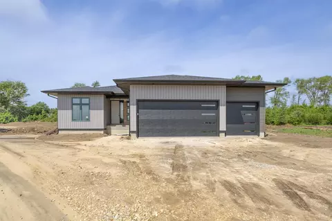 4713 Luke St, Cedar Falls, IA 50613