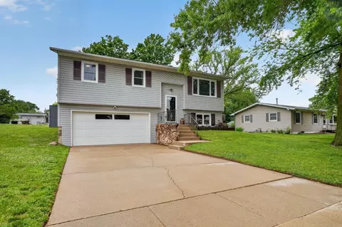 203 Elm St, Waverly, IA 50677