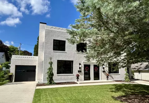 606 608 Vernon St, Decorah, IA 52101