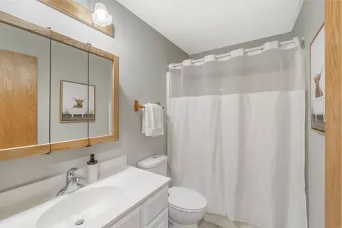 Bath - 711 Hearthside Dr, Cedar Falls, IA 50613 photo 2 of 3