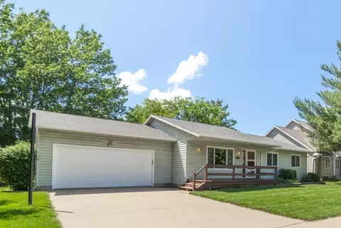 Exterior - 711 Hearthside Dr, Cedar Falls, IA 50613 photo 2 of 8