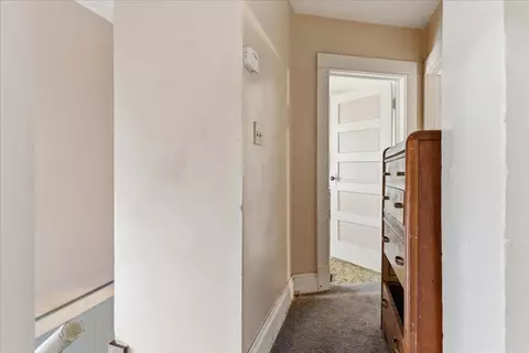 Entry Way - 2227 E 4th St, Waterloo, IA 50703 photo 1 of 2