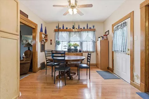 Dining - 2227 E 4th St, Waterloo, IA 50703 photo 2 of 3