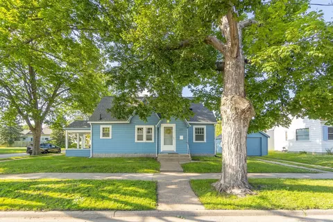 224 Kern St, Waterloo, IA 50703