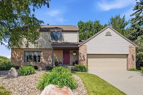 1984 Chickadee Ct, Waterloo, IA 50701