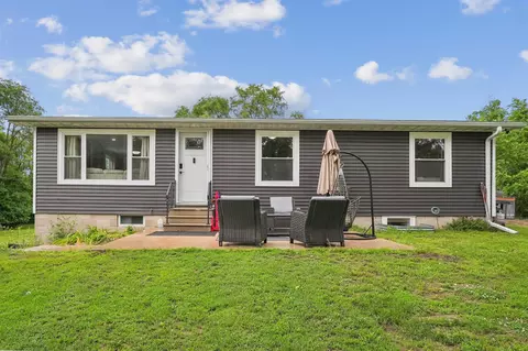 427 Maple St, Janesville, IA 50647