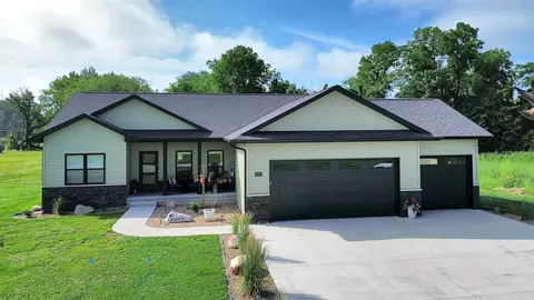 215 Blue Spruce Dr, New Hartford, IA 50660