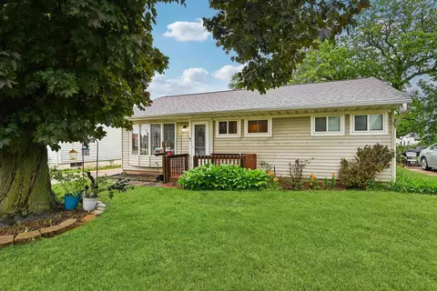 2430 3rd Ave, Marion, IA 52302