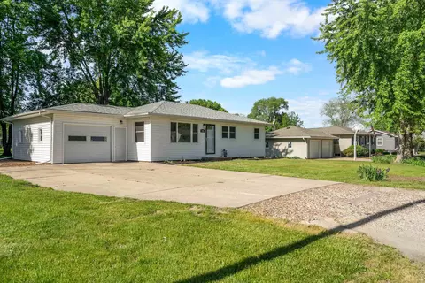 Exterior - 1004 Joy St, Cedar Falls, IA 50613 photo 4 of 4
