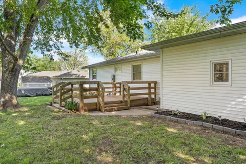Exterior - 1004 Joy St, Cedar Falls, IA 50613 photo 2 of 4