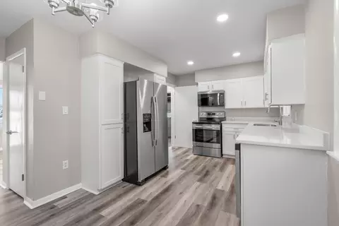 Kitchen - 1004 Joy St, Cedar Falls, IA 50613 photo 2 of 3