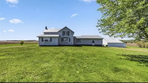 1454 58th St, Garrison, IA 52229