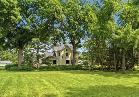 221 Forrest Ave, Denver, IA 50622