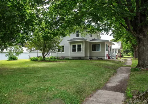 Exterior - 107 E Prospect St, Shell Rock, IA 50670 photo 2 of 5