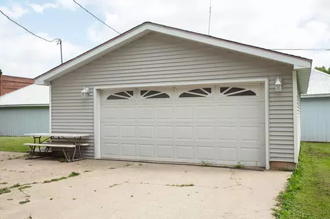 Exterior - 107 E Prospect St, Shell Rock, IA 50670 photo 3 of 5