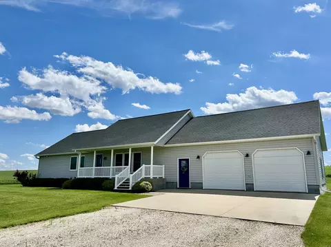 28995 V Ave, Waucoma, IA 52171