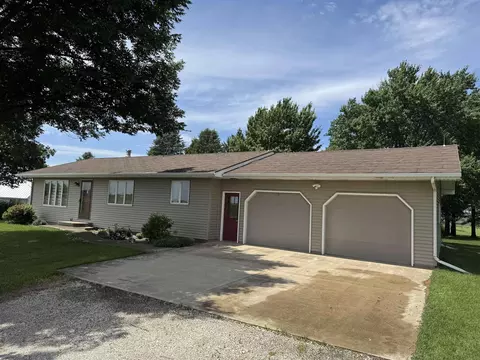 272 Wren Ave, Ackley, IA 50601