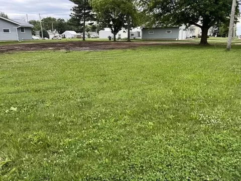 625 W 3rd Ave, Cresco, IA 52136