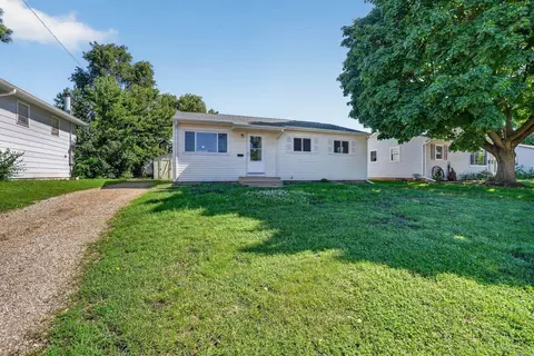 1548 Wakonda Dr, Waterloo, IA 50703