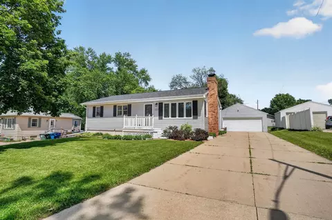 227 Spieker Rd, Waterloo, IA 50701