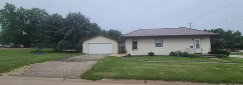 207 N West St, Monona, IA 52159