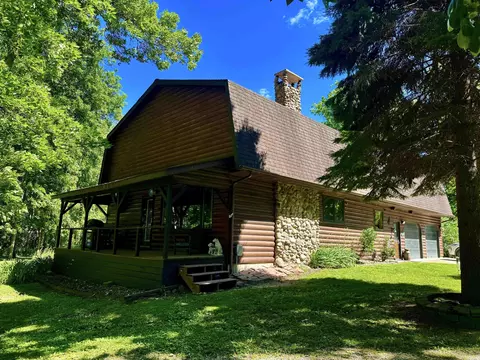 1563 Hickory Rd, Decorah, IA 52101