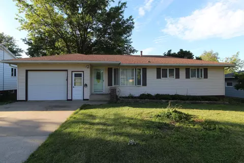 802 6th St, Traer, IA 50675