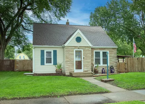 523 Archer Ave, Waterloo, IA 50703