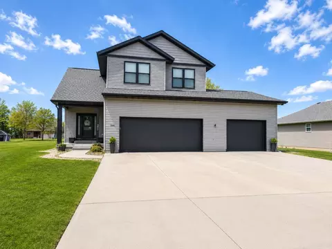 934 2nd St, Jesup, IA 50648