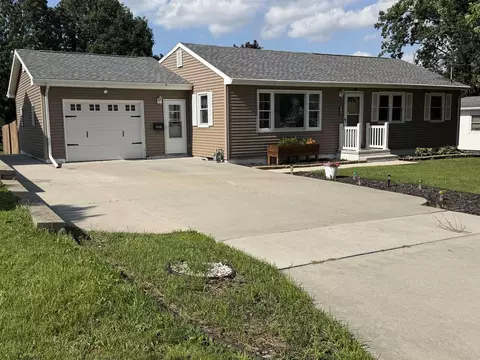 1128 Maynard Ave, Waterloo, IA 50701
