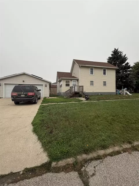 411 State St, Dysart, IA 52224