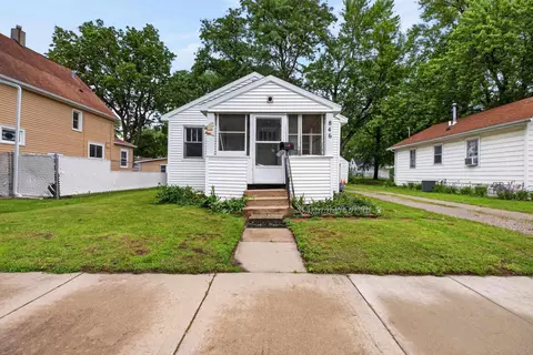 846 Dawson St, Waterloo, IA 50703