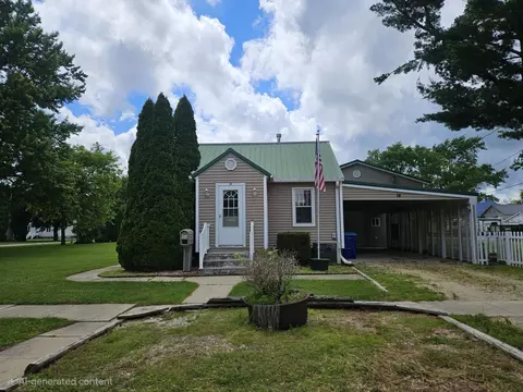 14 7th Ave SW, Oelwein, IA 50662