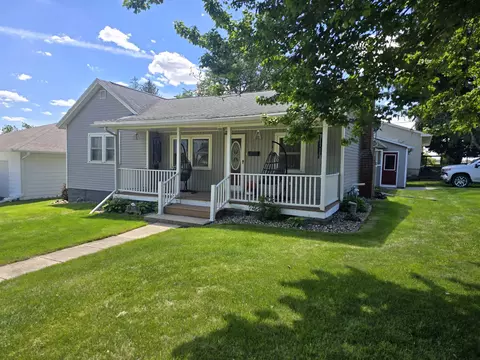 117 State St, West Union, IA 52175