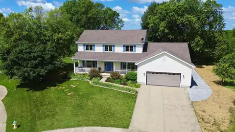 104 Maple Dr, Waverly, IA 50677