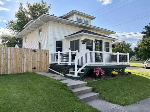 119 NE 7th Ave, Independence, IA 50644