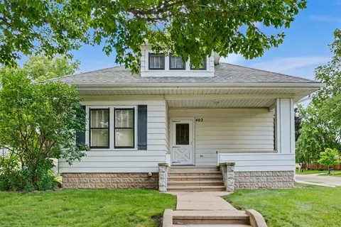 402 NW 4th Ave, Waverly, IA 50677
