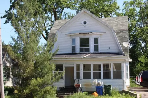 1105 Gilbert St, Charles City, IA 50616