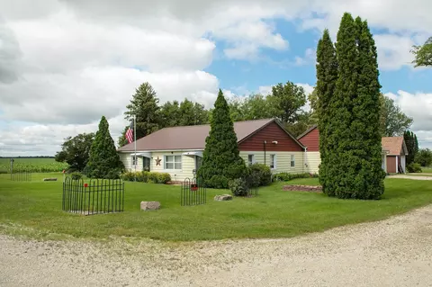 1914 Piedmont Ave, Tripoli, IA 50676