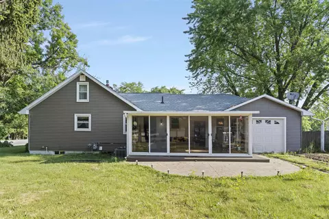 2094 Jamestown Ave, Independence, IA 50644